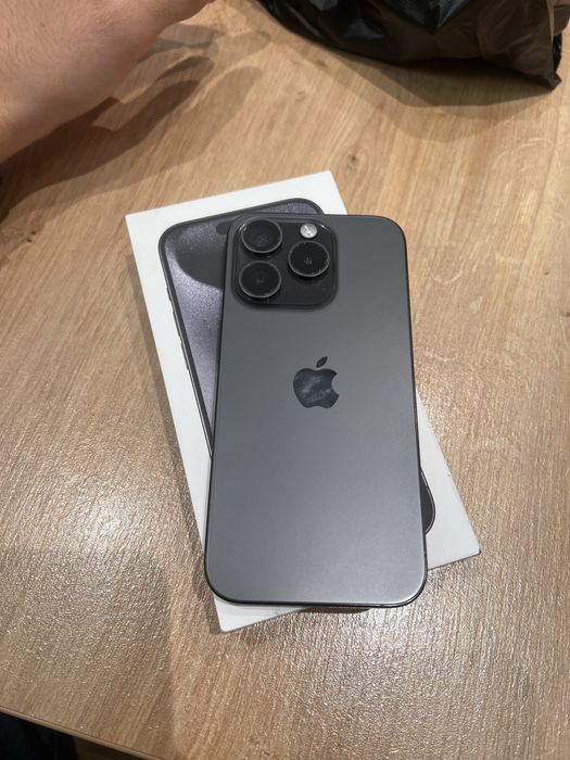 Iphone 15 pro black titanium