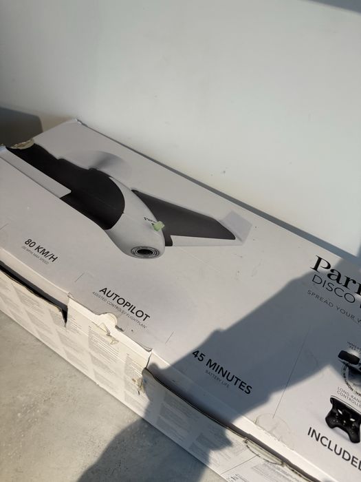 Дрон Parrot Disco FPV & Sky-джойстик 2 & Очила VR, Black/White, НОВ!!!