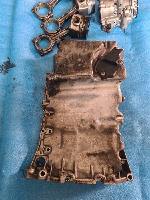 Baie ulei CNH Audi Q5/pompa ulei/piston