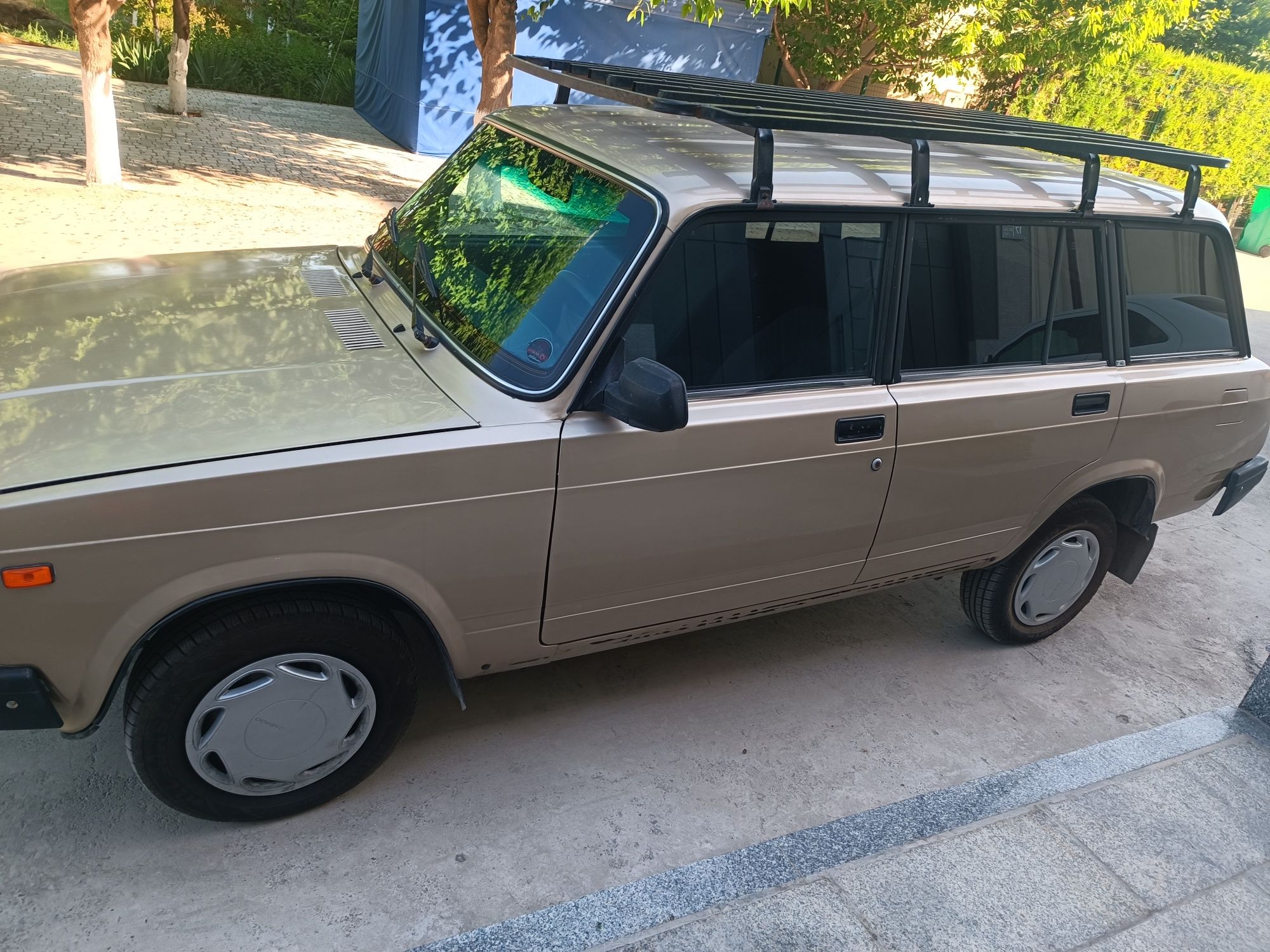 Lada Jiguli (2104)