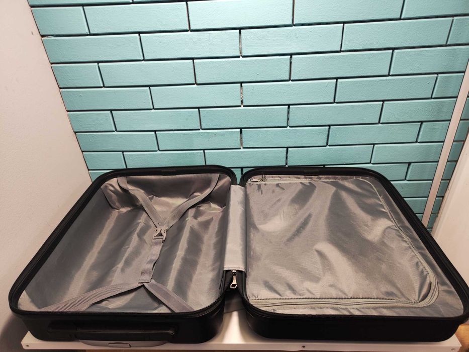 KONO твърд куфар на колелца 36 л с TSA ключалка черен