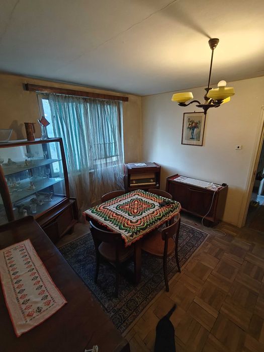 Vand apartament 2 camere zona Abator