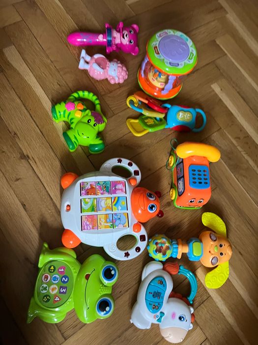 Лот играчки за бебе