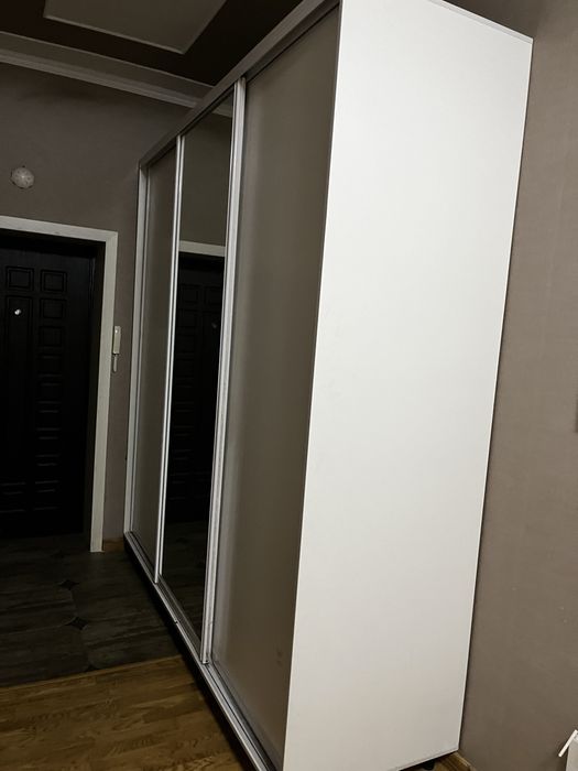 Продам прихожий шкаф