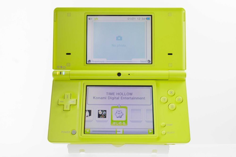 Nintendo DSi (Lime Green, прошитая, с играми, новый АКБ)
