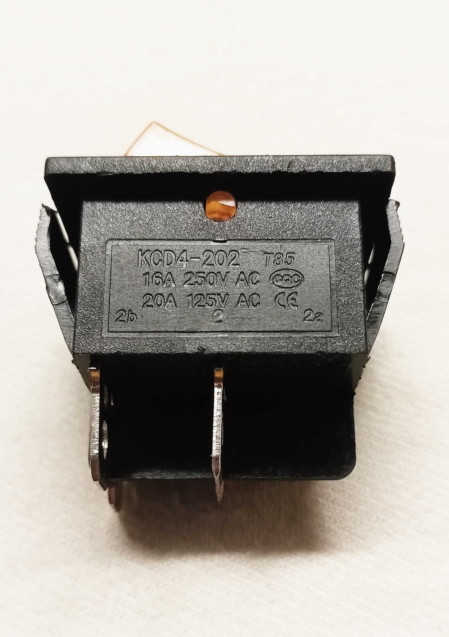 Превключватели, 15A-250V, с две позиции, светещи.