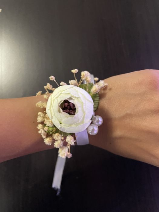 Шаферски гривни и бутониери