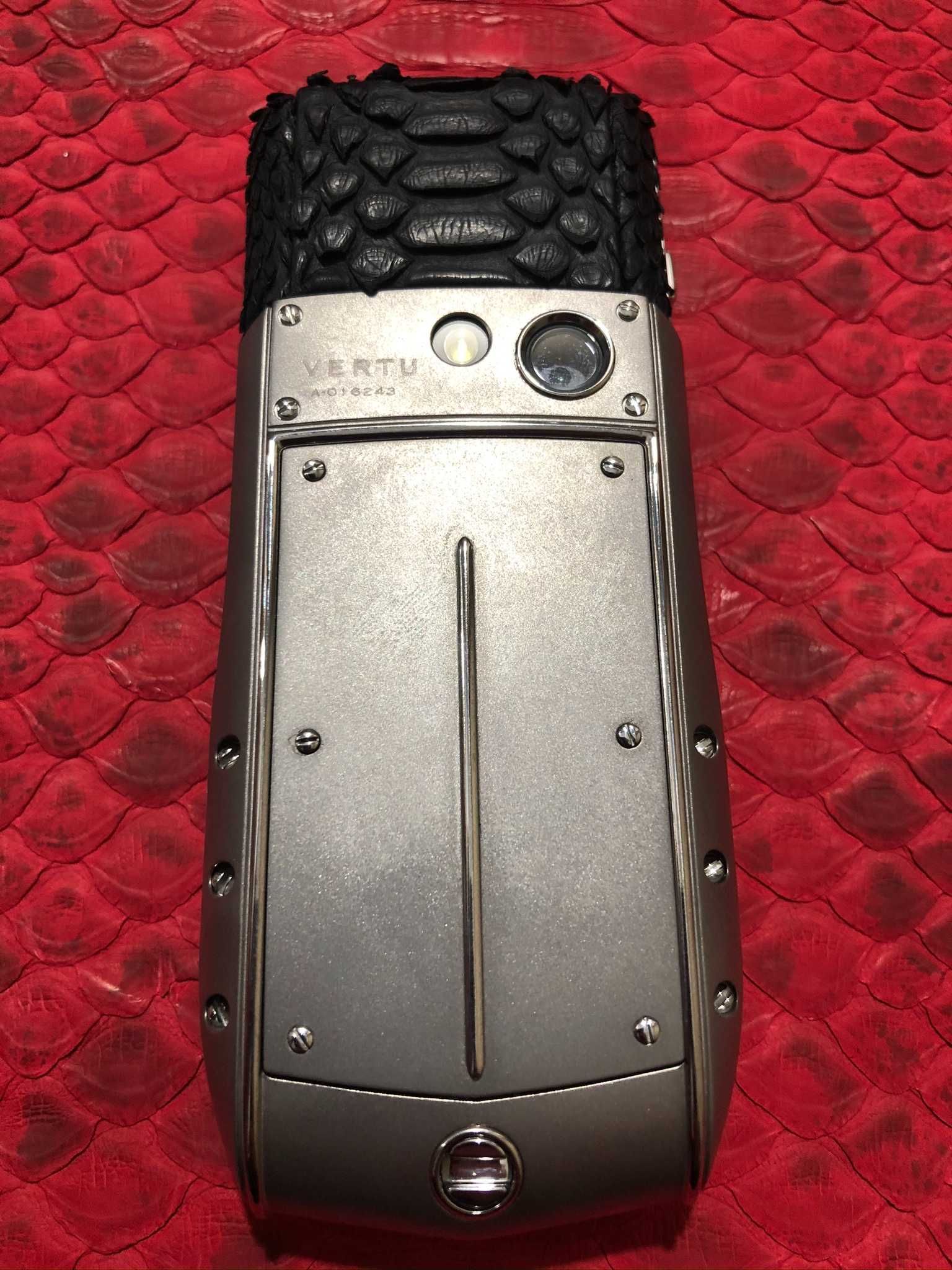 Vertu подмяна на кожите за всички модели