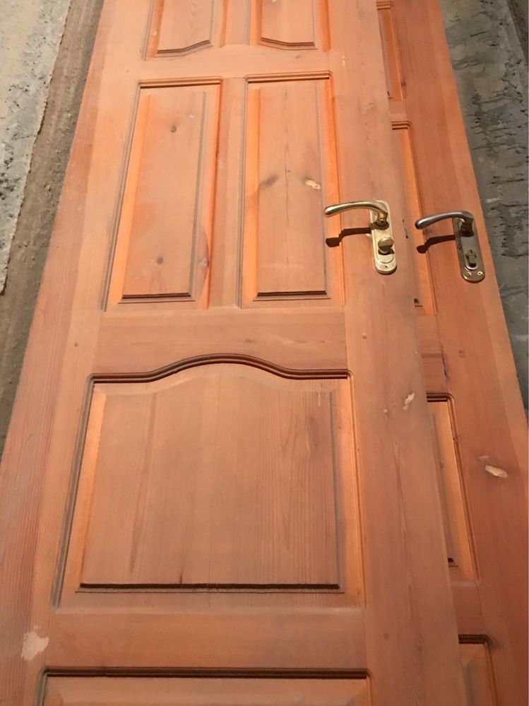 Деревянные двери