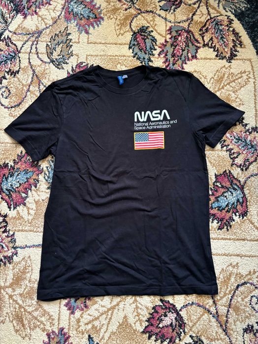 Tricou Barbati H&M imprimeu " NASA " , Marimea M -EUR40-