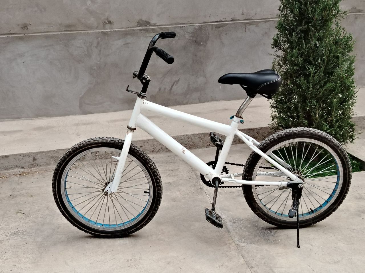 Velosiped sotiladi razmeri 20
