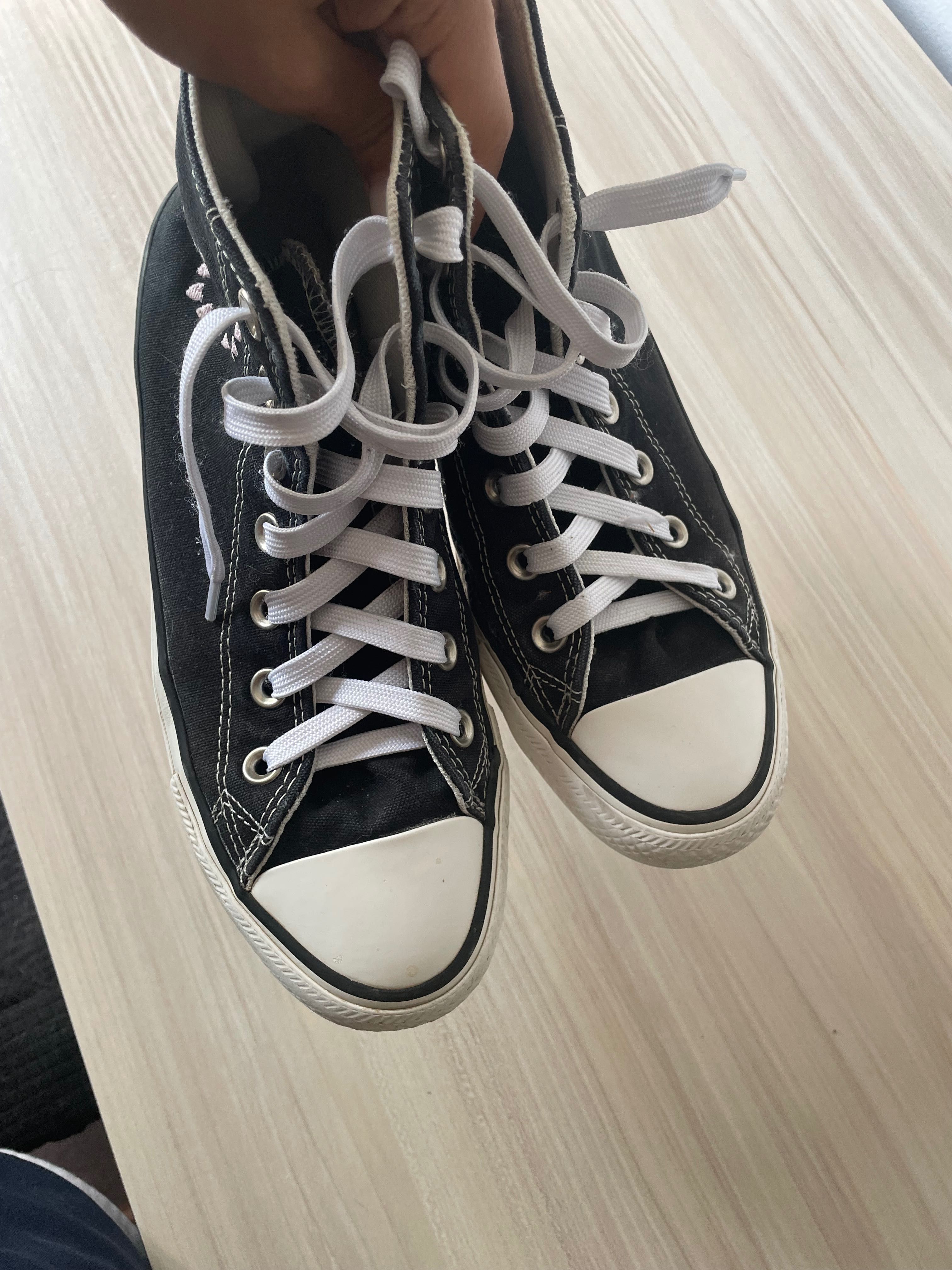 Converse Chuck Taylor All Star High Embroidered Hearts