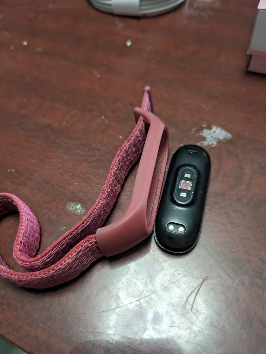 Mi band 4 не работает батарейка
