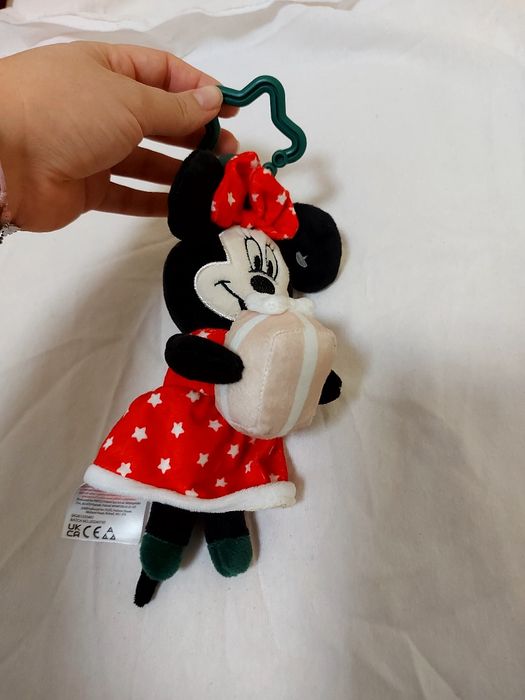 Букет с бебешки дрешки за момиче