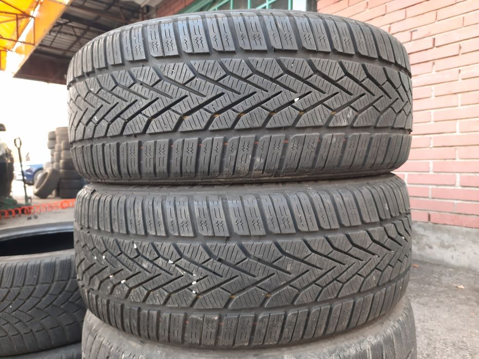 Продавам 2 зимни гуми 205/50/17 Semperit
