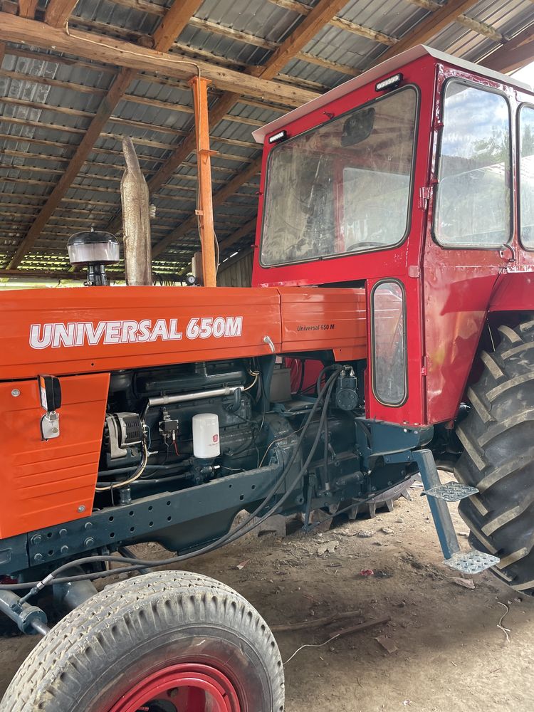 Vând tractor U650
