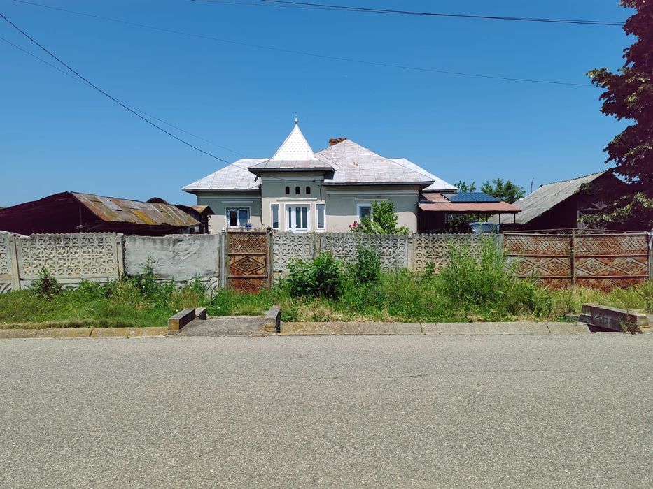 Casă de vânzare – casă de vacanță, comuna Orlești, jud. Vâlcea