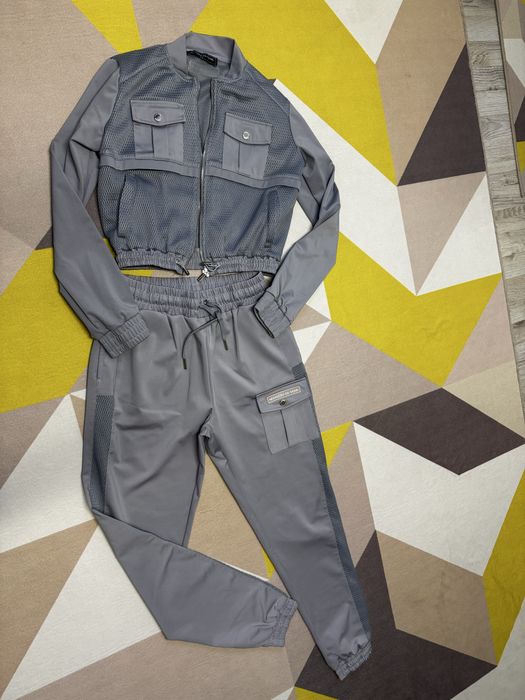 Дамски екип закупен от Англия S размер  не е носен