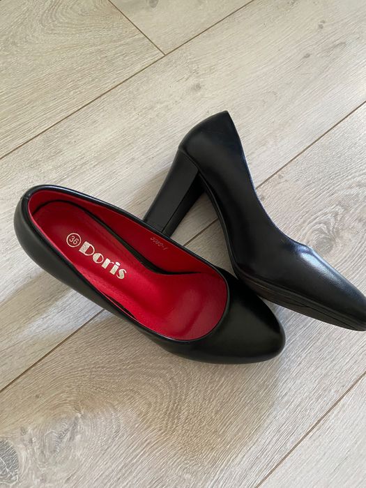 Дамски кожени обувки