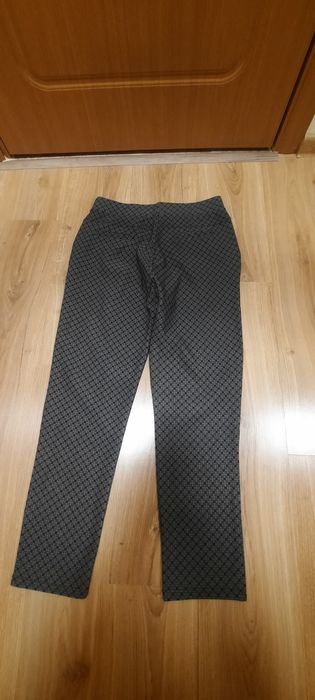 Pantaloni dama noi