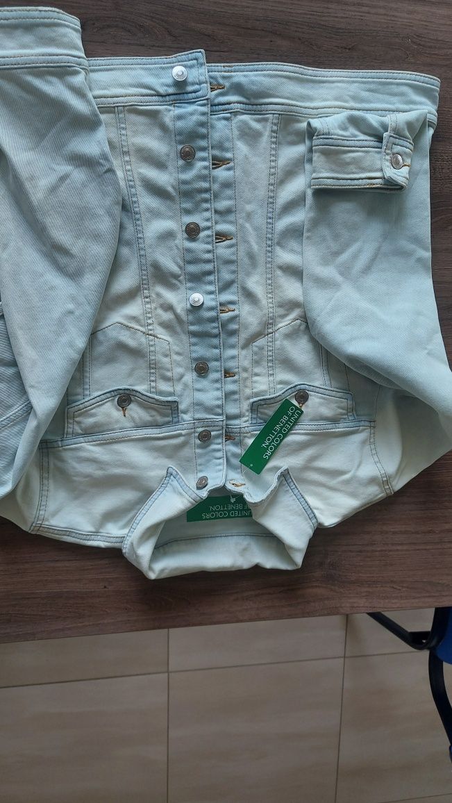 Ново яке Benetton,XL