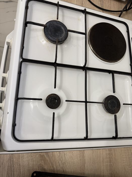 Продам газовую плиту Beko