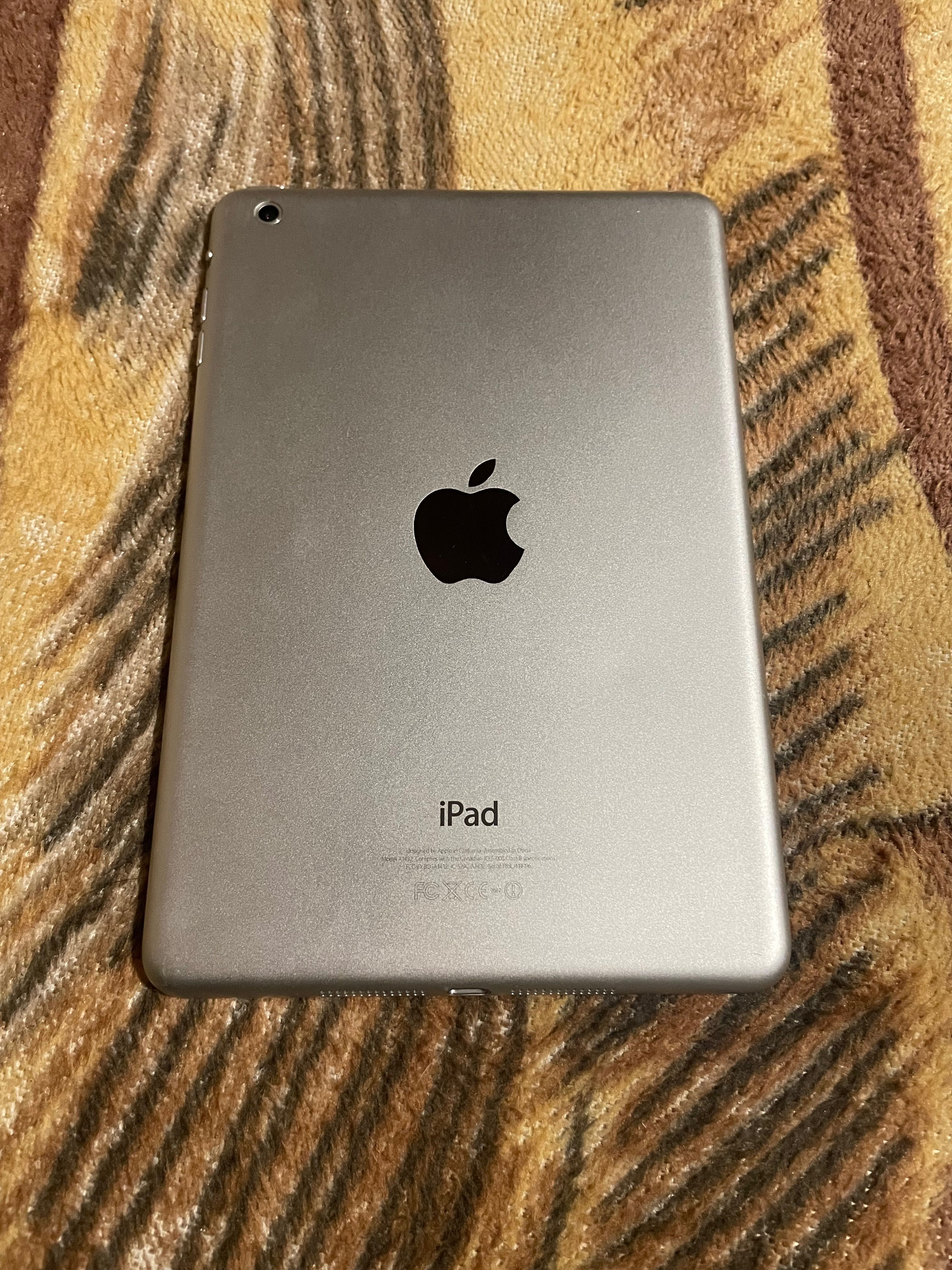 Продавам iPad 2 mini