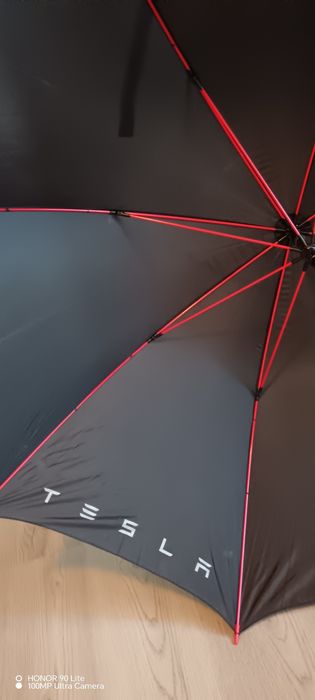 Tesla umbrelă nouă