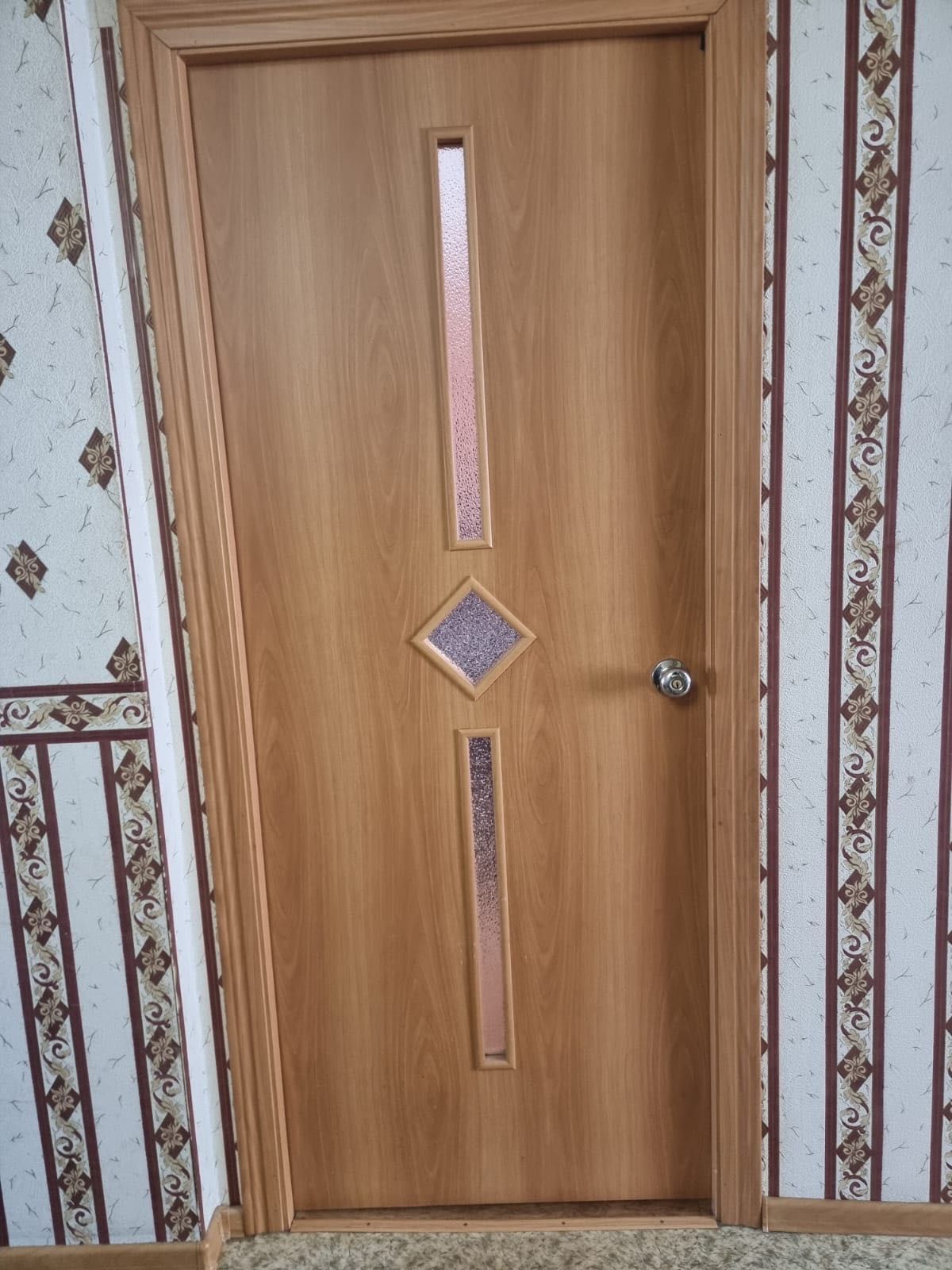 Продается комнатные двери
