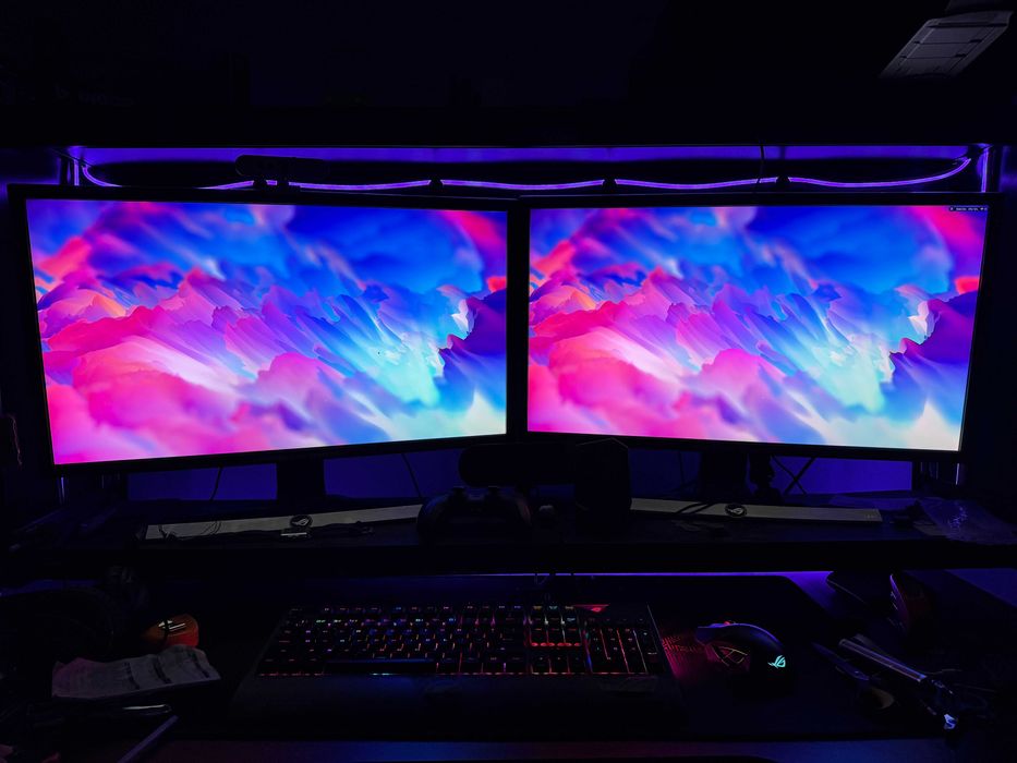 Set 2 Monitoare Gaming Samsung 28" UHD 4k LU28E590DS & LU28E590DSL/EN