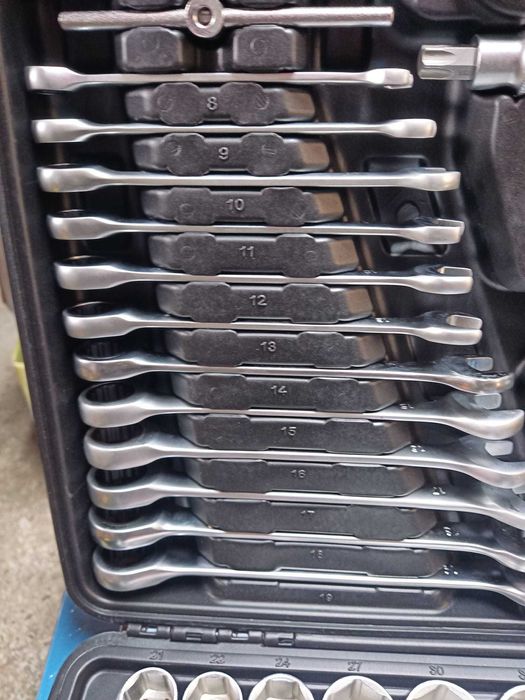 Set de scule Hitman mODEL FIXE SI CHLICET 216 piese