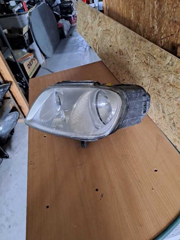 Far stanga VW Touran an 2003-2006 original