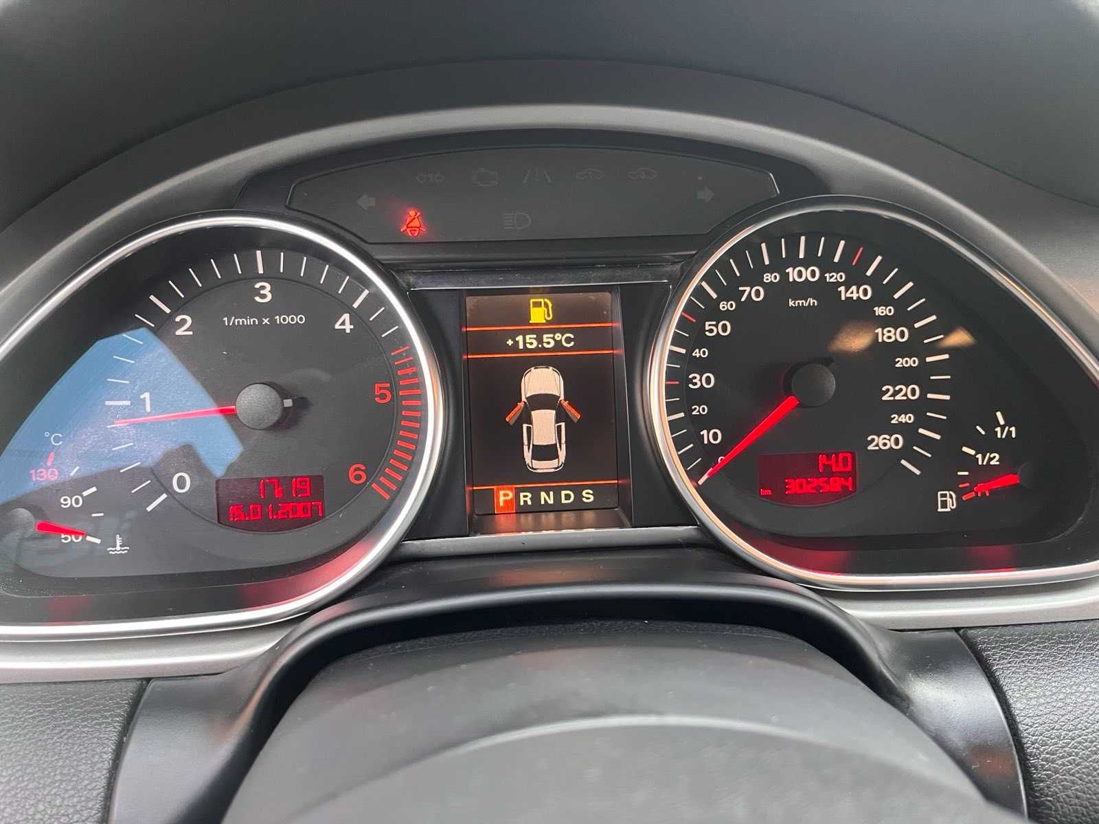 Ауди Q7 3.0TDI S line
