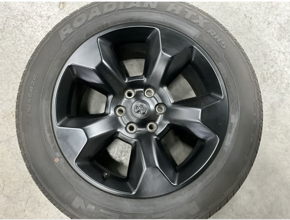 Джати със зимни гуми Dodge RAM