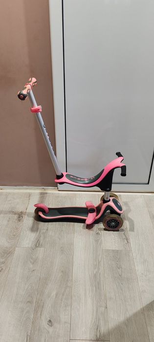 Детска тротинетката Globber Evo 4 в 1 със светещи колела