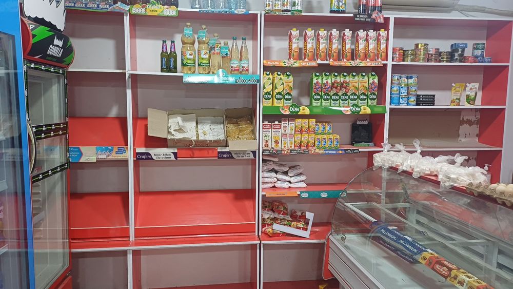 Дуконлар учун мебеллар 12 метр. Ва касса стол. Ва кушимча мебеллар.