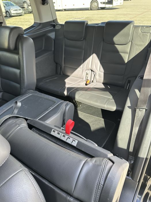 Volkswagen Touran 2.0 TDI 140 CP 7 Locuri/Xenon/Navi/Climatronic/Jante