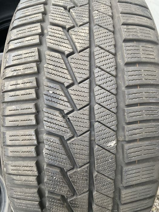 235/40/19 Continental 4бр 2022