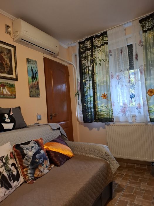 Vand partament cu 2 camere sau schimb cu unul mai mare la parter + dif