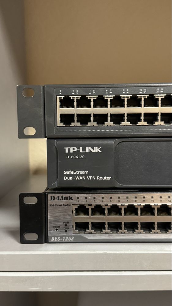 3 коммутатора TP-Link и D-link