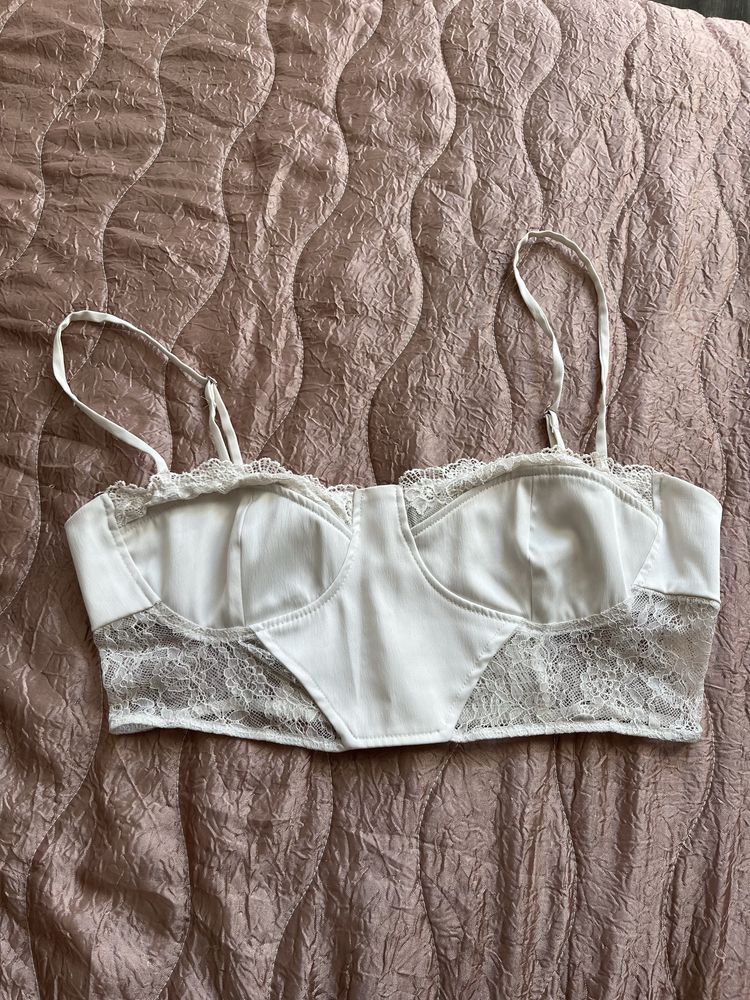 Бюстиета Stradivarius, Bershka, New Yorker