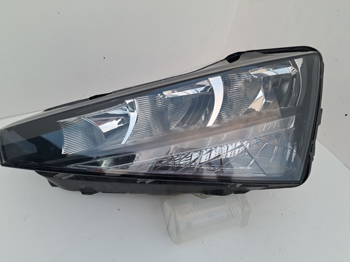 Ляв фар Шкода Скала Skoda Scala фарове