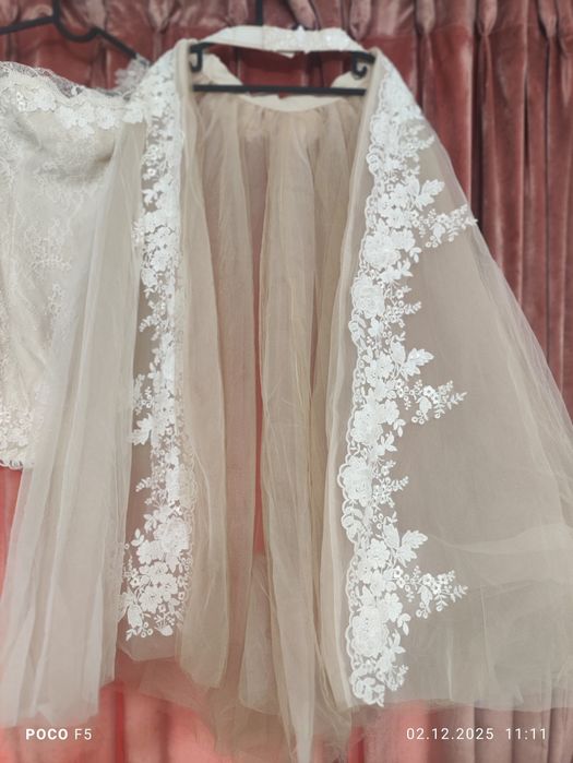 Продаются красивые платья и болеро (накидки)