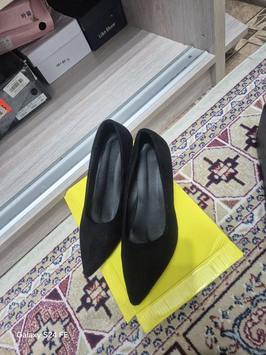 Продам черные туфли