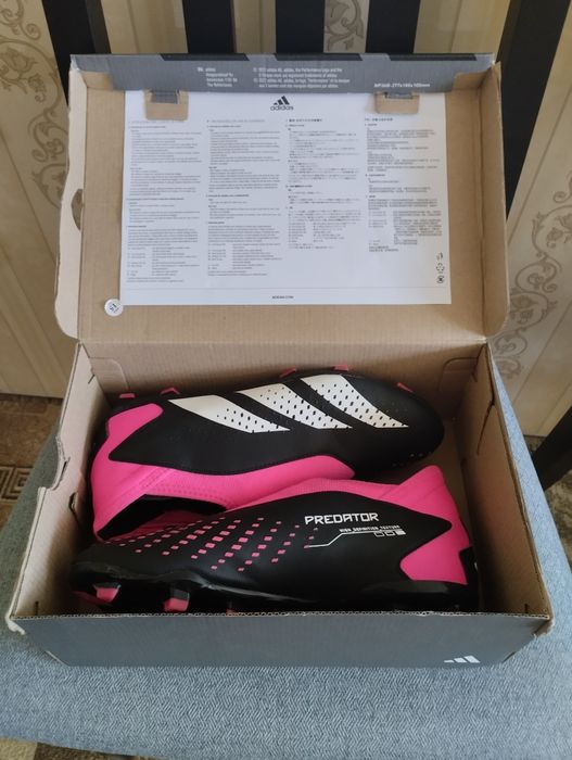 СРОЧНО, продам бутсы adidas.