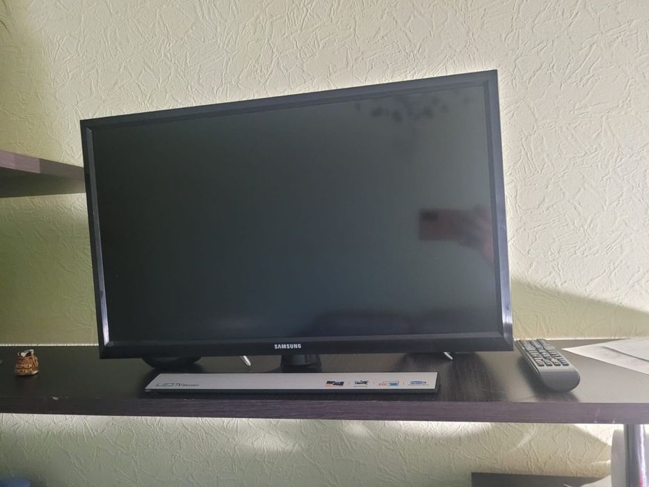 Продам телевизор самсунг диагональ 24 дюйма