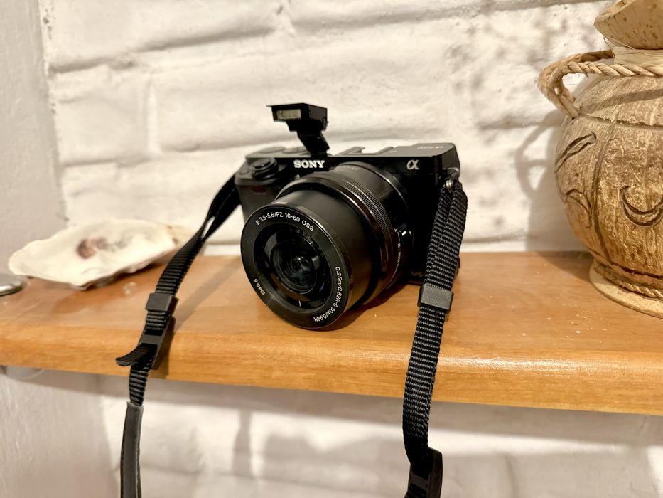 Фотоапарат Sony A6000