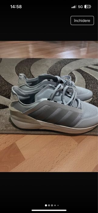Adidasi adidas marimea 44 purtati foarte putin
