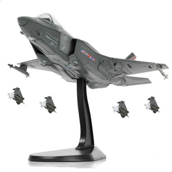 Macheta avion metalica F-35A Lightning II scara 1:72 22cm