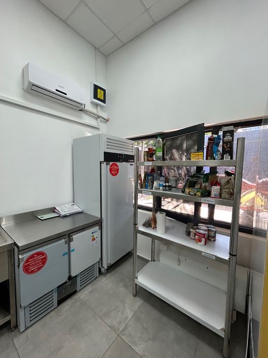 Bucatarie mobilata pentru restaurant cu livrari/takeaway/fast food